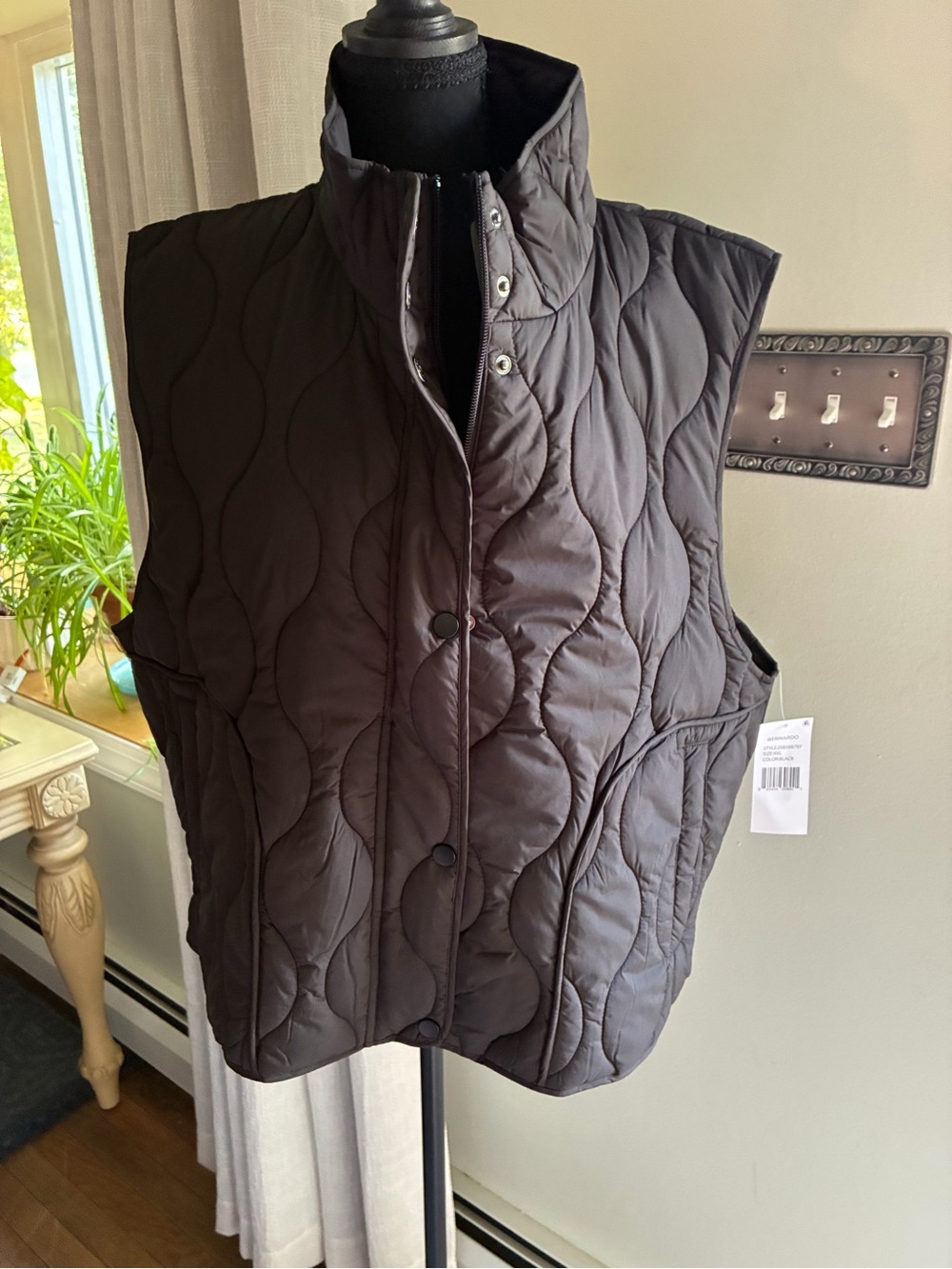 Bernardo Quilted Sleeveless Puffer Vest - Dark Brown